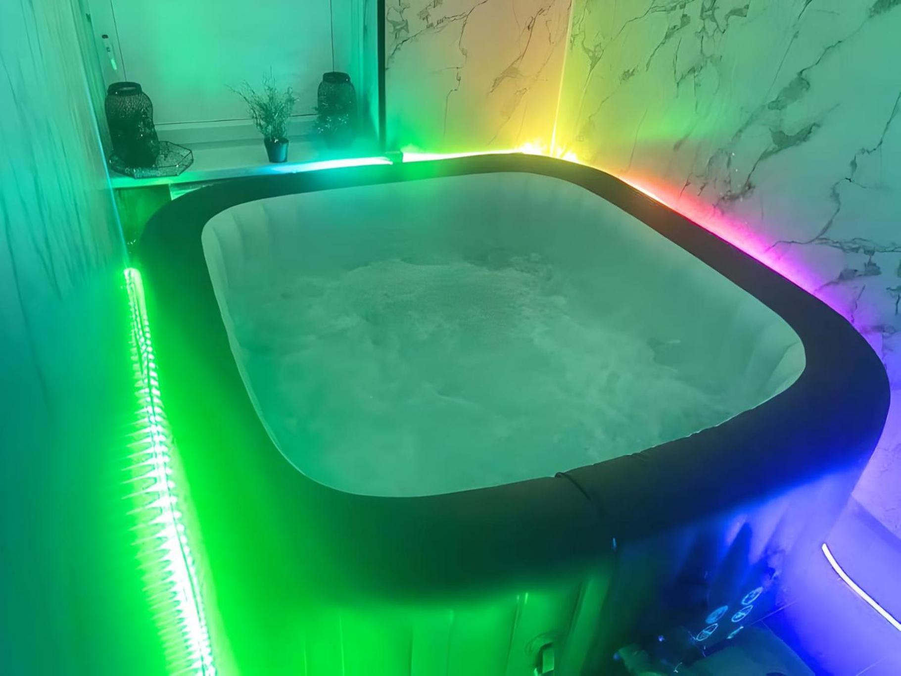 *Luxury 9Ine Lush Jacuzzi Apartment & Balcony* Birmingham Exterior foto