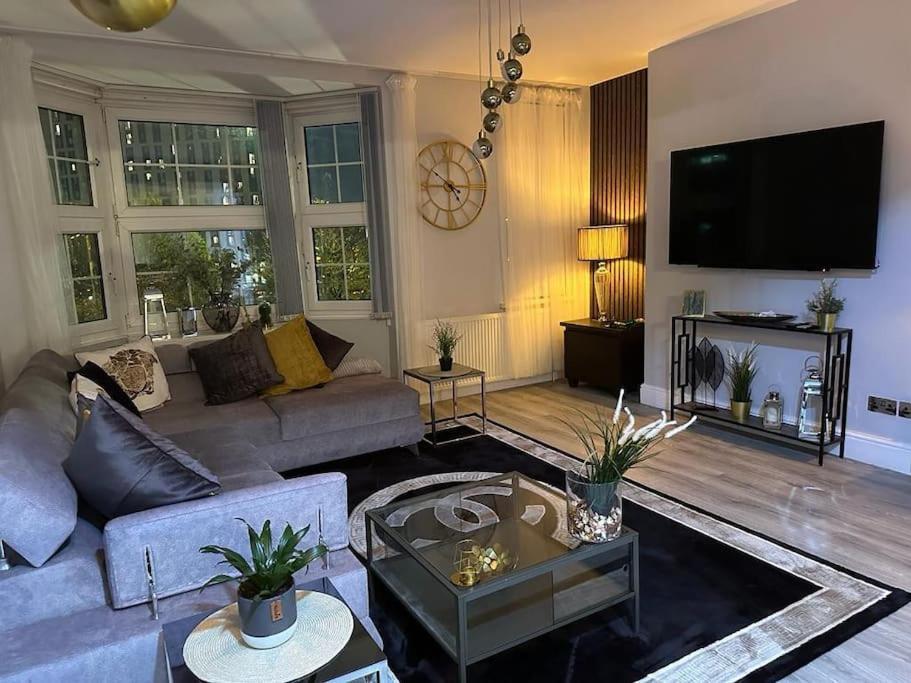 *Luxury 9Ine Lush Jacuzzi Apartment & Balcony* Birmingham Exterior foto