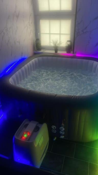 *Luxury 9Ine Lush Jacuzzi Apartment & Balcony* Birmingham Exterior foto