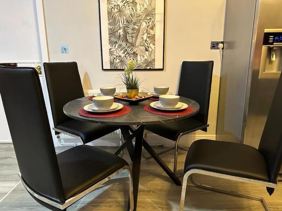 *Luxury 9Ine Lush Jacuzzi Apartment & Balcony* Birmingham Exterior foto
