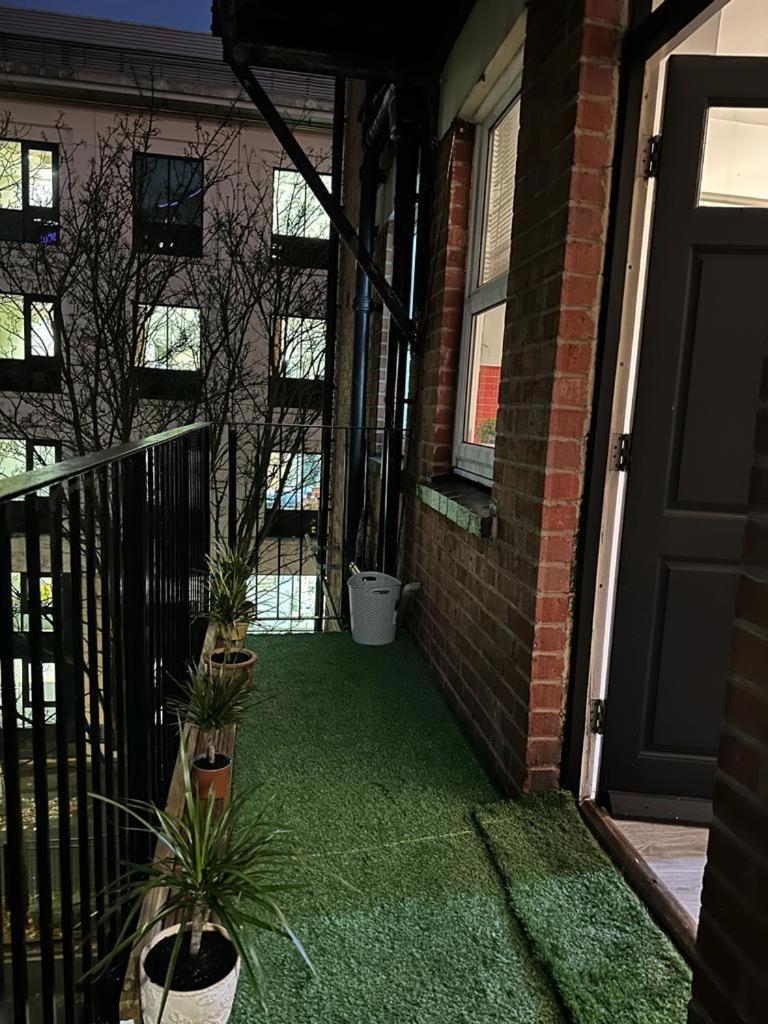 *Luxury 9Ine Lush Jacuzzi Apartment & Balcony* Birmingham Exterior foto